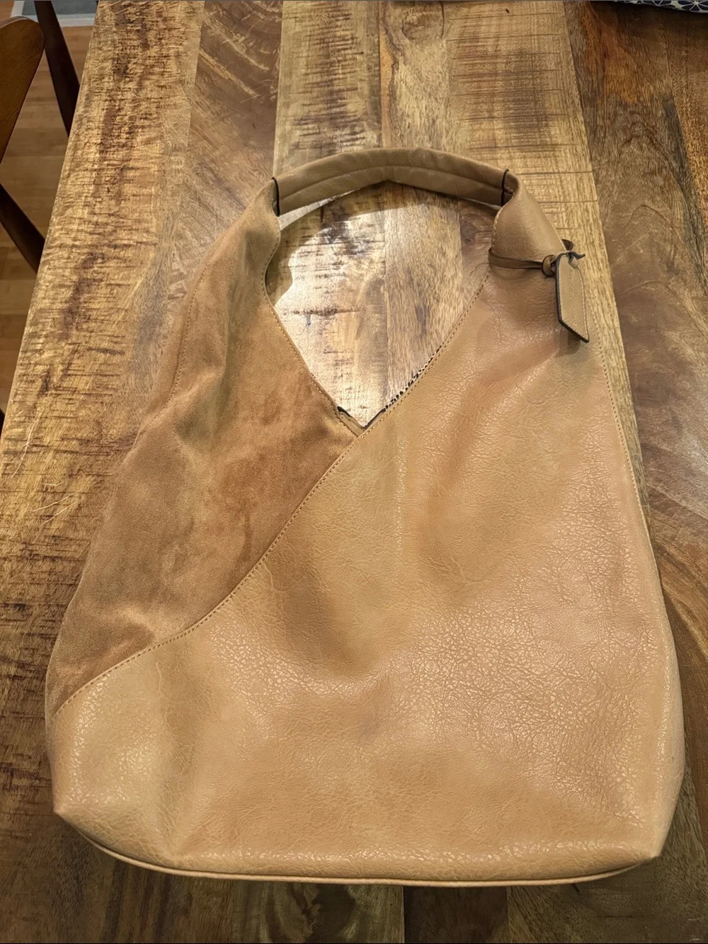 Malibu Skye Stacey Hobo, EUC